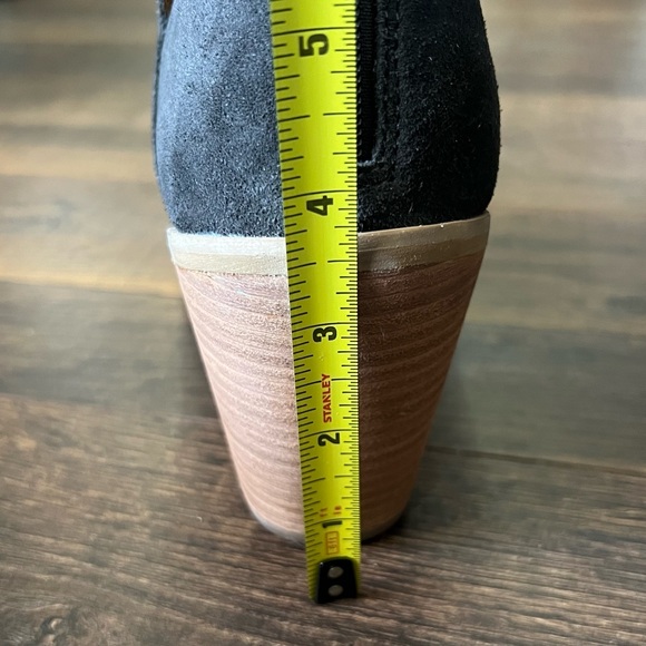 NWOT Susina Peep Toe Booties - Picture 2 of 5